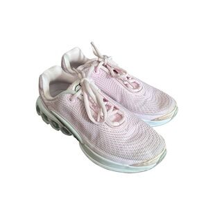 Nike Air Max DN Pink Athletic Sneakers, Youth 2.5, Light Pink, Girls Pink